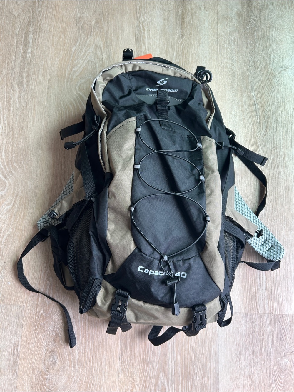 Maelstrom capacity, 40 travel hiking backpack brand new